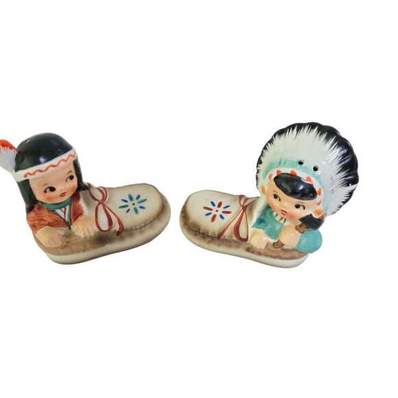 Vintage Made In Japan Native American Salt And Pepper Shaker - Picture 1 of 7